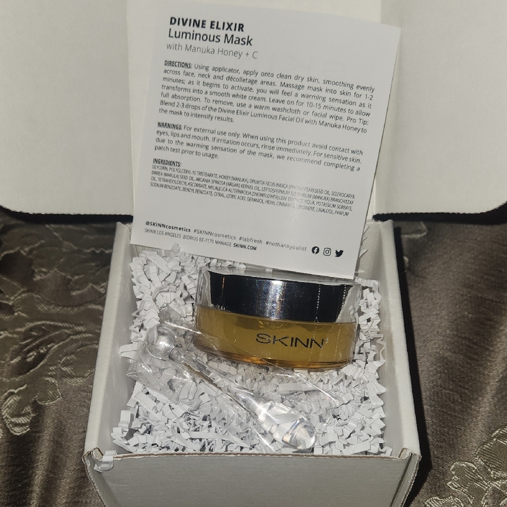 SKINN Luminous Mask with Manuka Honey - Yellow Jar with Silver Lid